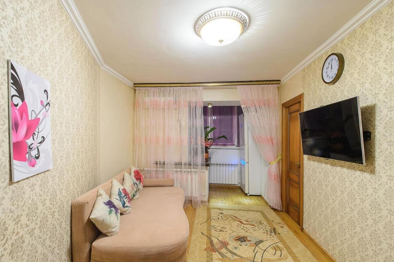 Золотой Квадрат Шевченко 75 Apartment Almaty Luaran gambar