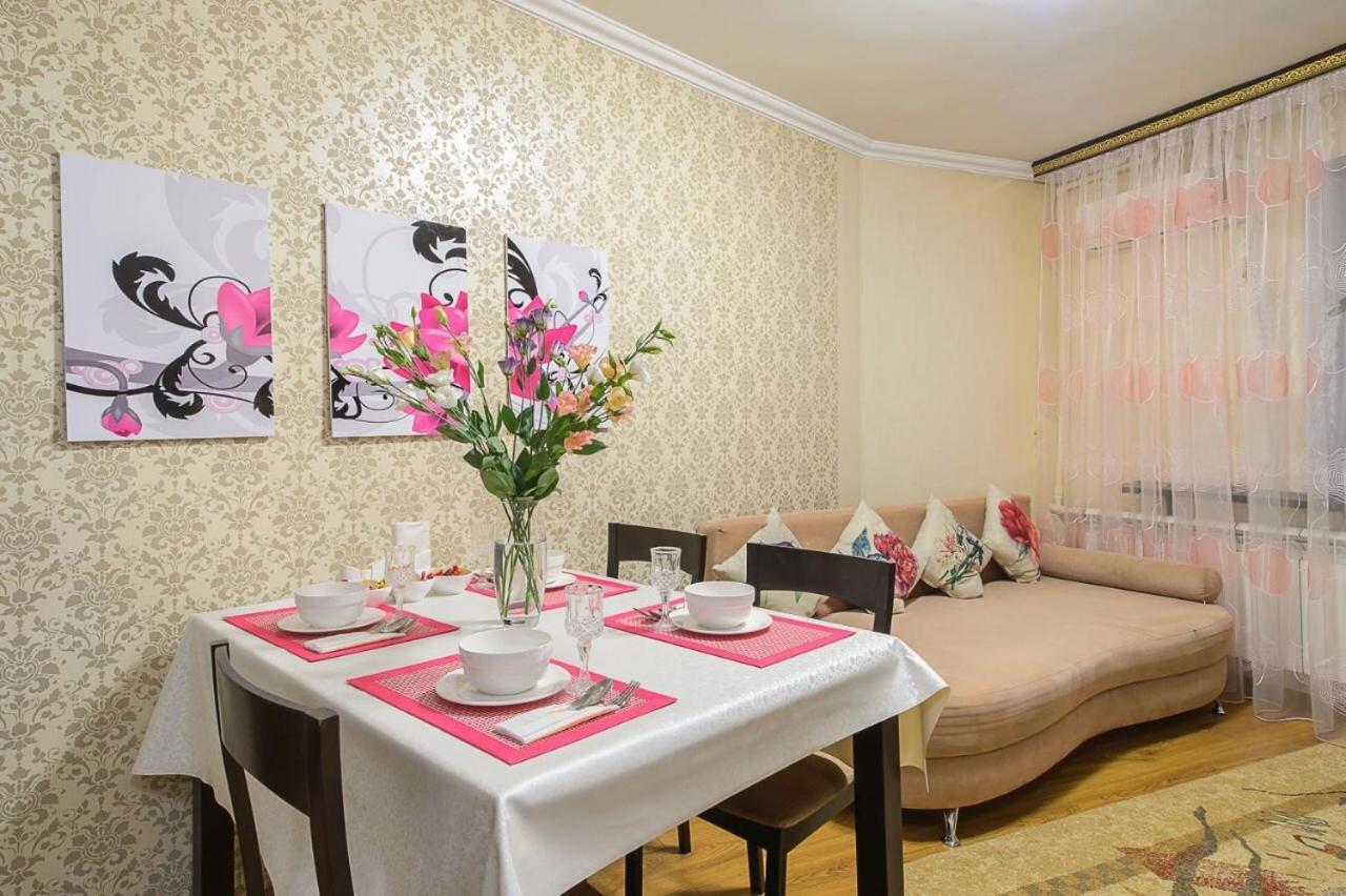 Золотой Квадрат Шевченко 75 Apartment Almaty Luaran gambar