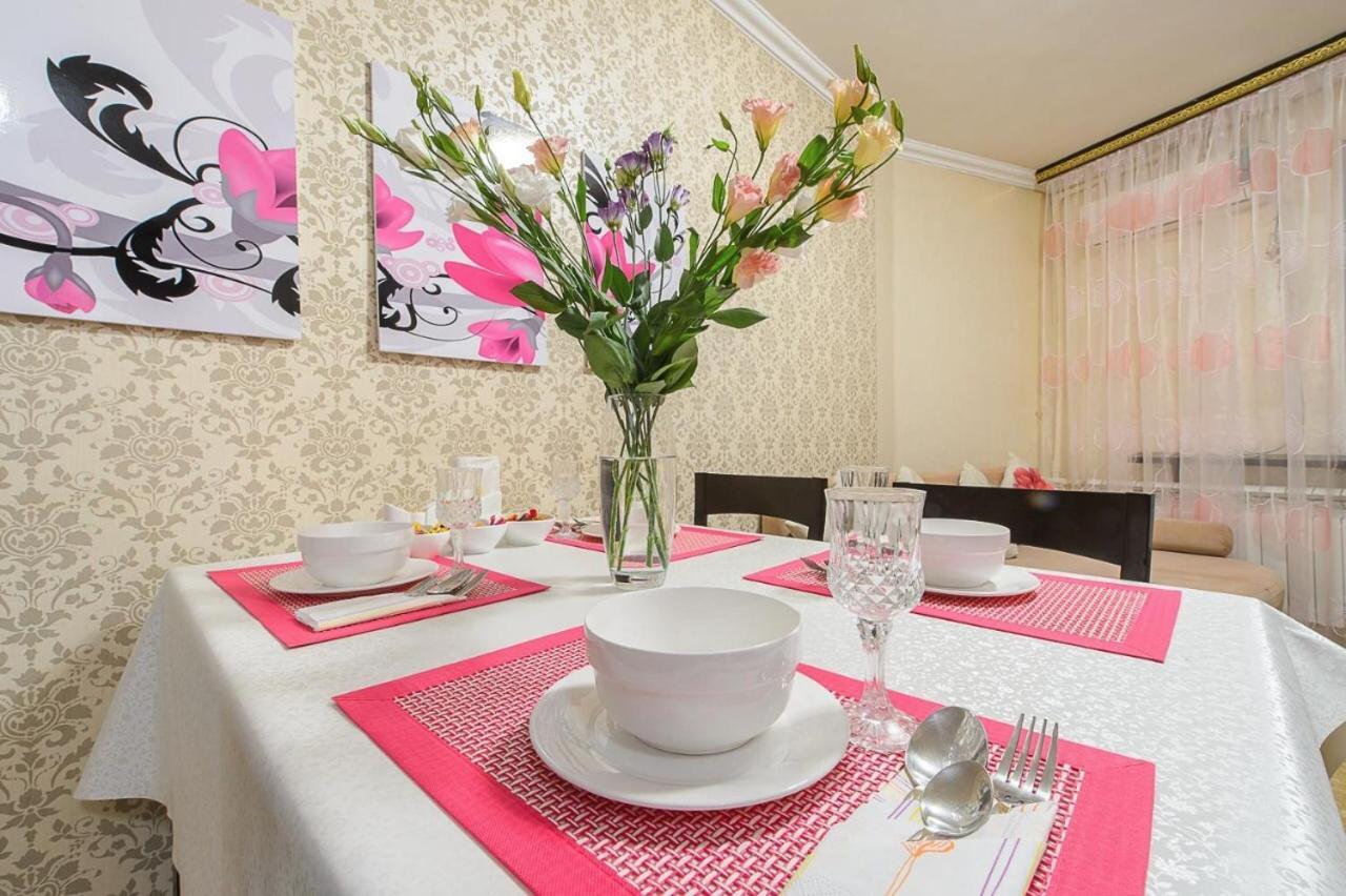 Золотой Квадрат Шевченко 75 Apartment Almaty Luaran gambar